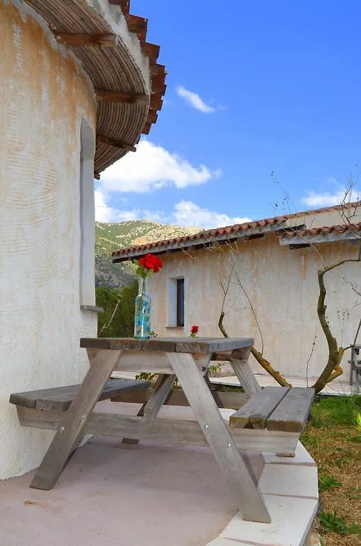 مزرعة للإقامة Agriturismo Rubinu Galtellì